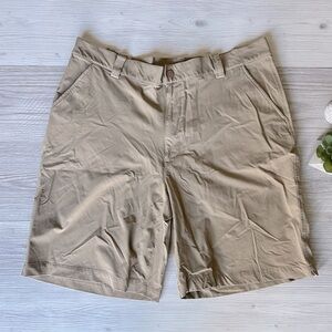 UNDER ARMOUR performance shorts tan size 38R